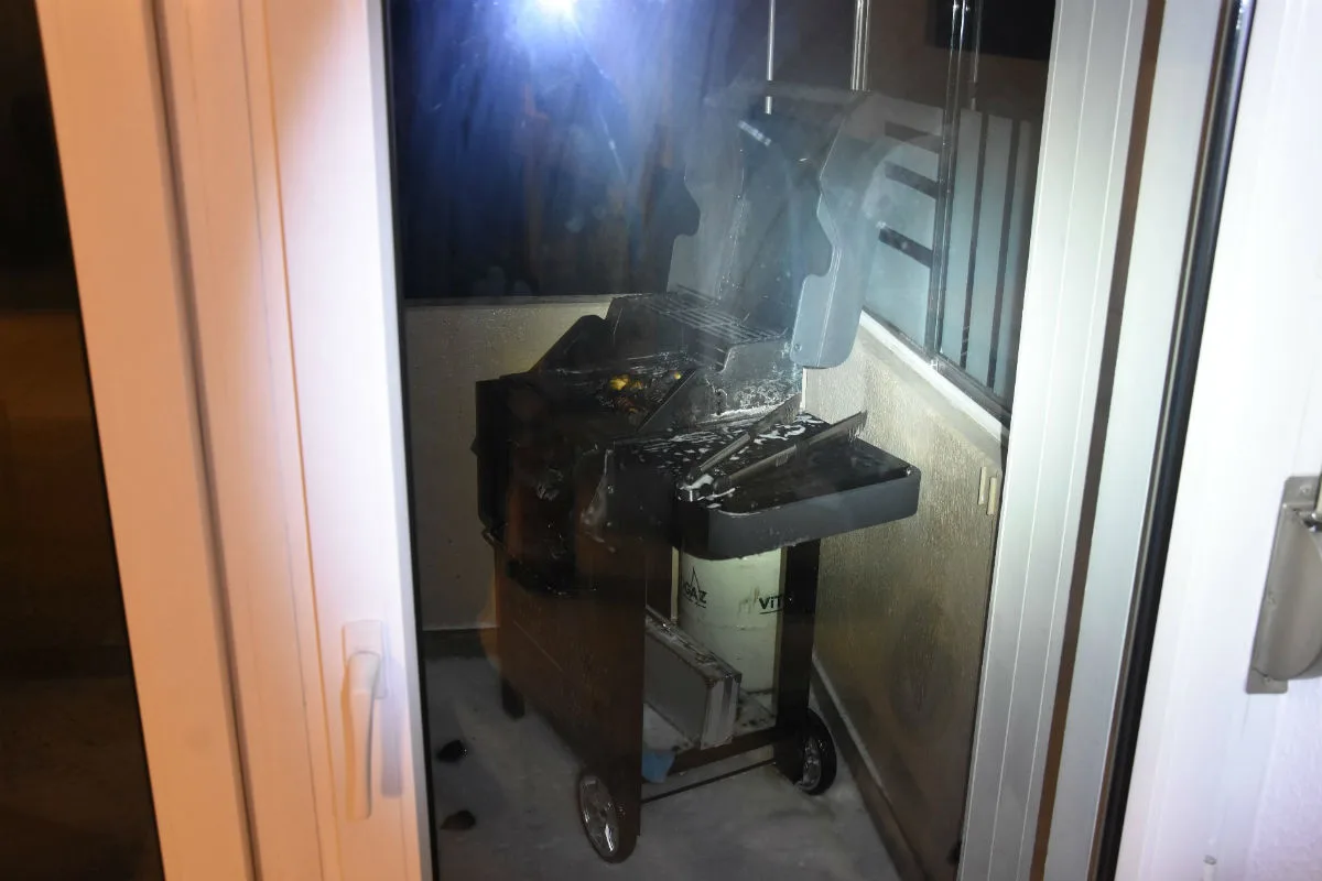 Heerbrugg SG - Grill fängt Feuer