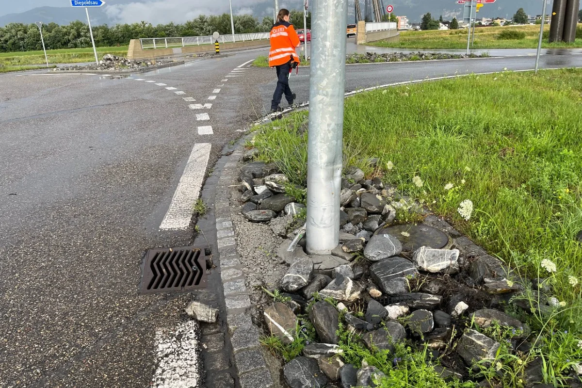  Verkehrsunfall in Diepoldsau SG - Unfallstelle nach Selbstunfall verlassen