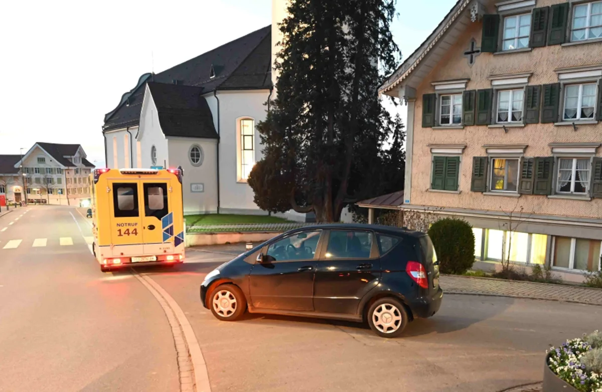 Andwil SG – Auto erfasst Fußgängerin