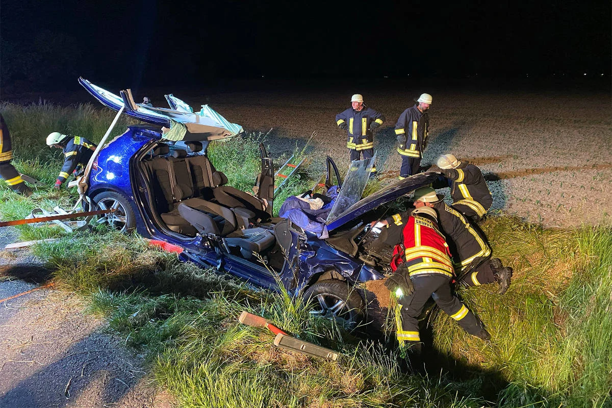 Goch Hülm – 31-jähriger nach Wildunfall in Fahrzeug eingeschlossen