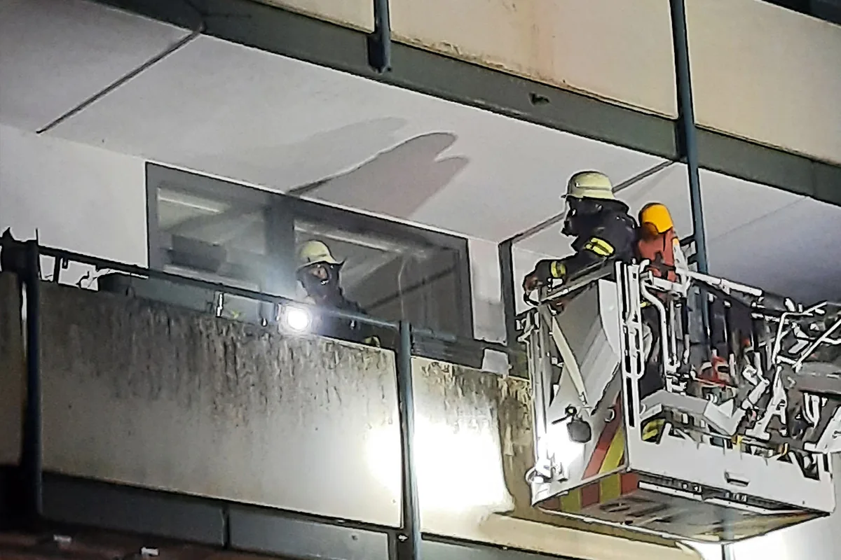 München BY – Mann bei Brand von Küche verletzt