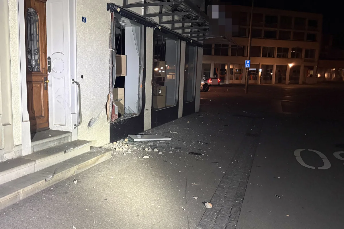 Weinfelden TG – Mit Auto in Schaufenster gekracht