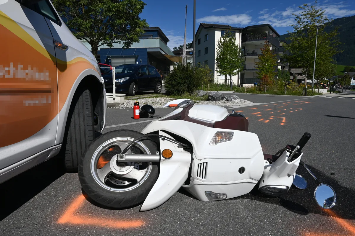 Unfall in Eschen FL – Motorradfahrer stürzt nach Vollbremsung