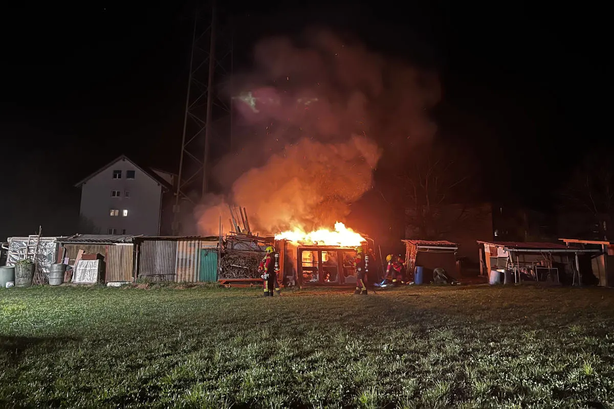 Schmerikon SG – Schrebergartenhaus in Brand geraten
