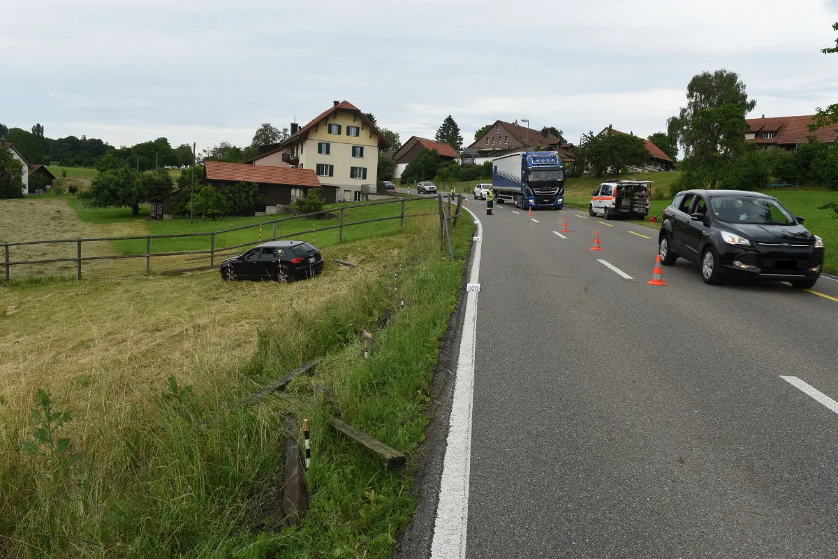 Bülach ZH - Selbstunfall fordert Verletzen