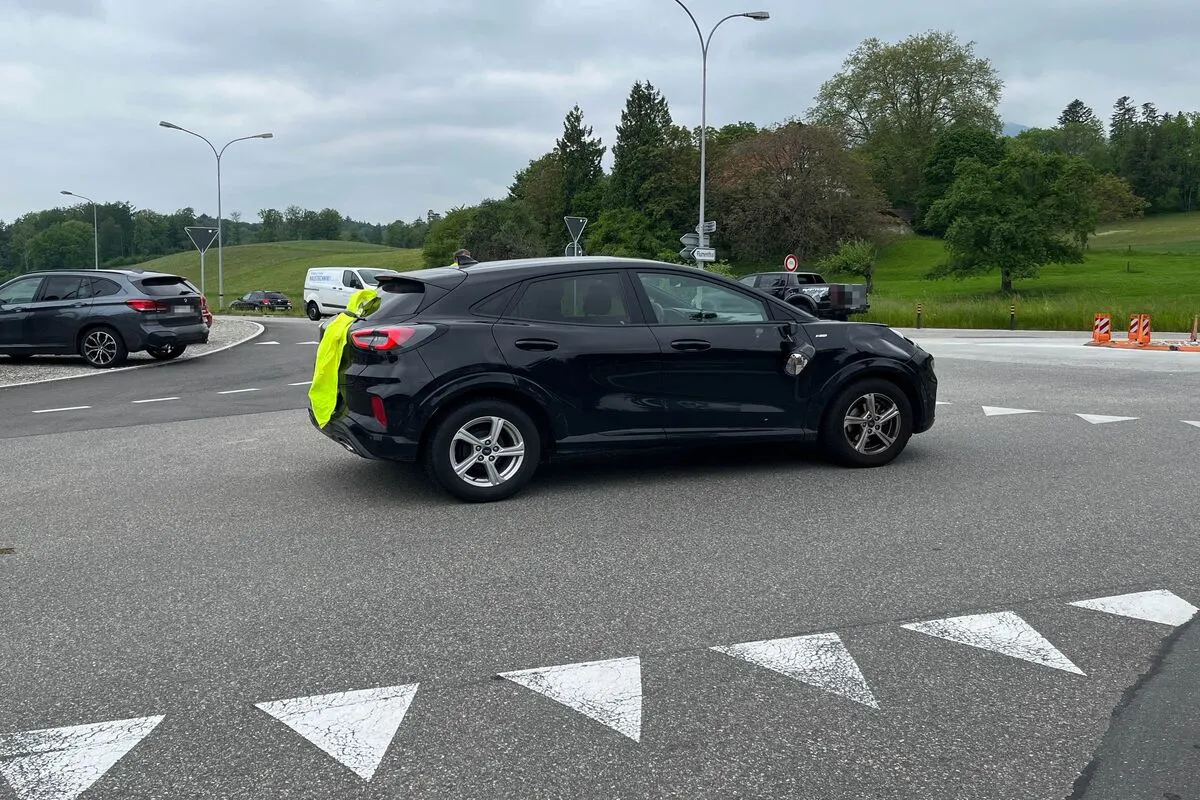 Flumenthal SO - Fahrradlenker muss nach Unfall ins Spital geflogen werden