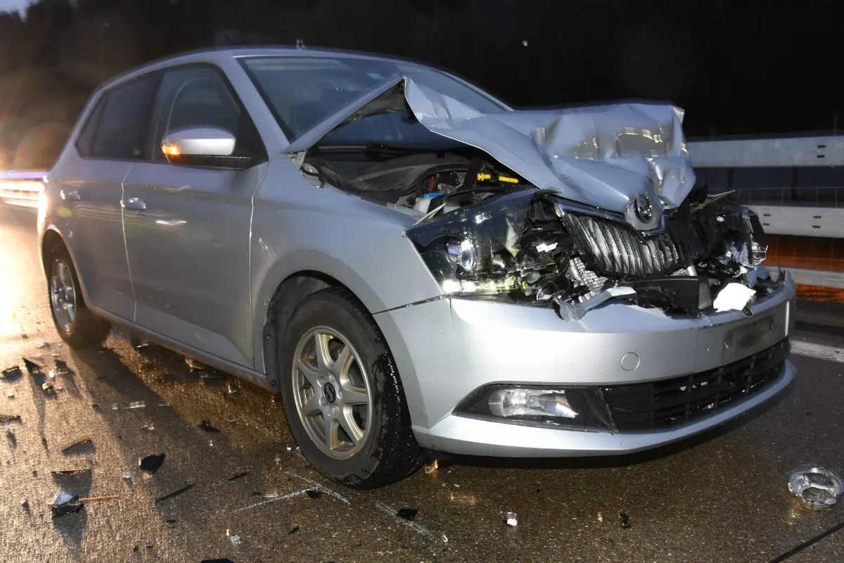 Murg SG - Auffahrkollision auf der Autobahn A3 mit einem Verletzten