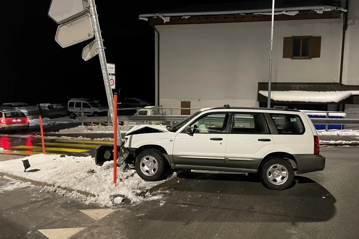Laax GR - Subaru gestohlen und Kollision verursacht 