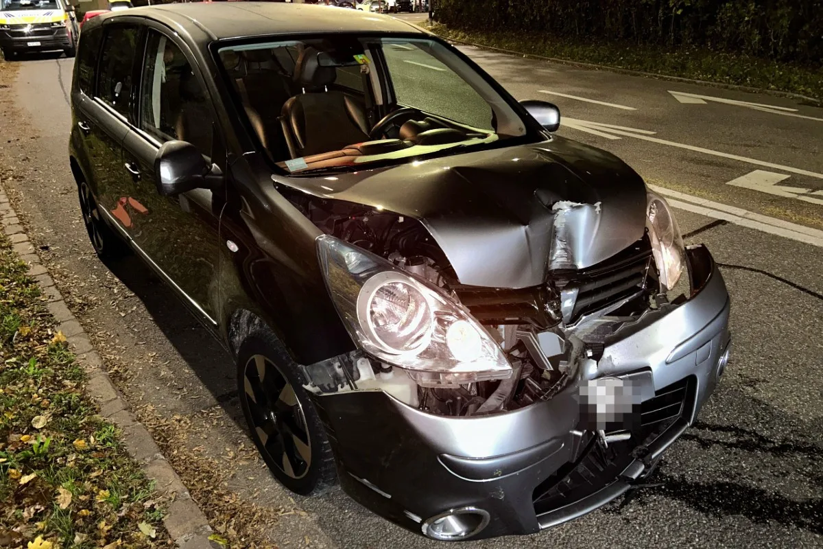 Untersiggenthal AG  - Polizei nimmt einem 88-Jährigen nach Unfall mit Totalschaden den Führerschein ab