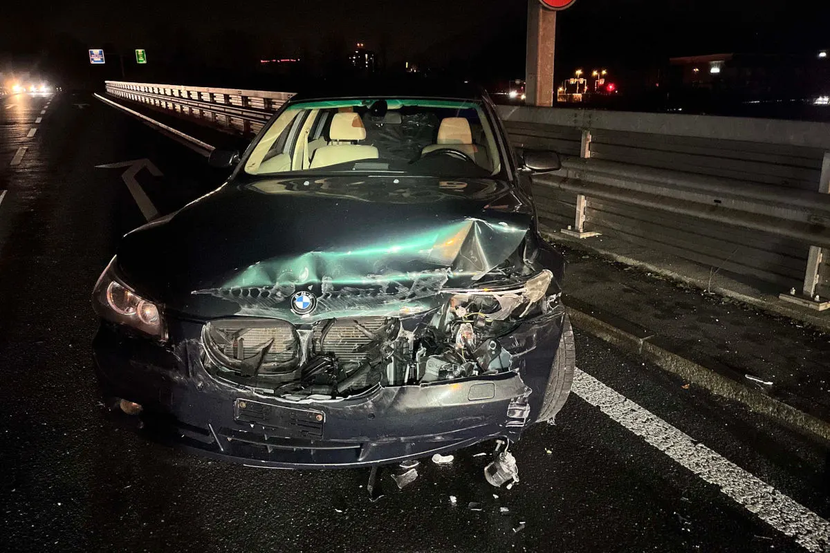 Ebikon LU – Lenker prallt bei Unfall gegen Leitplanke