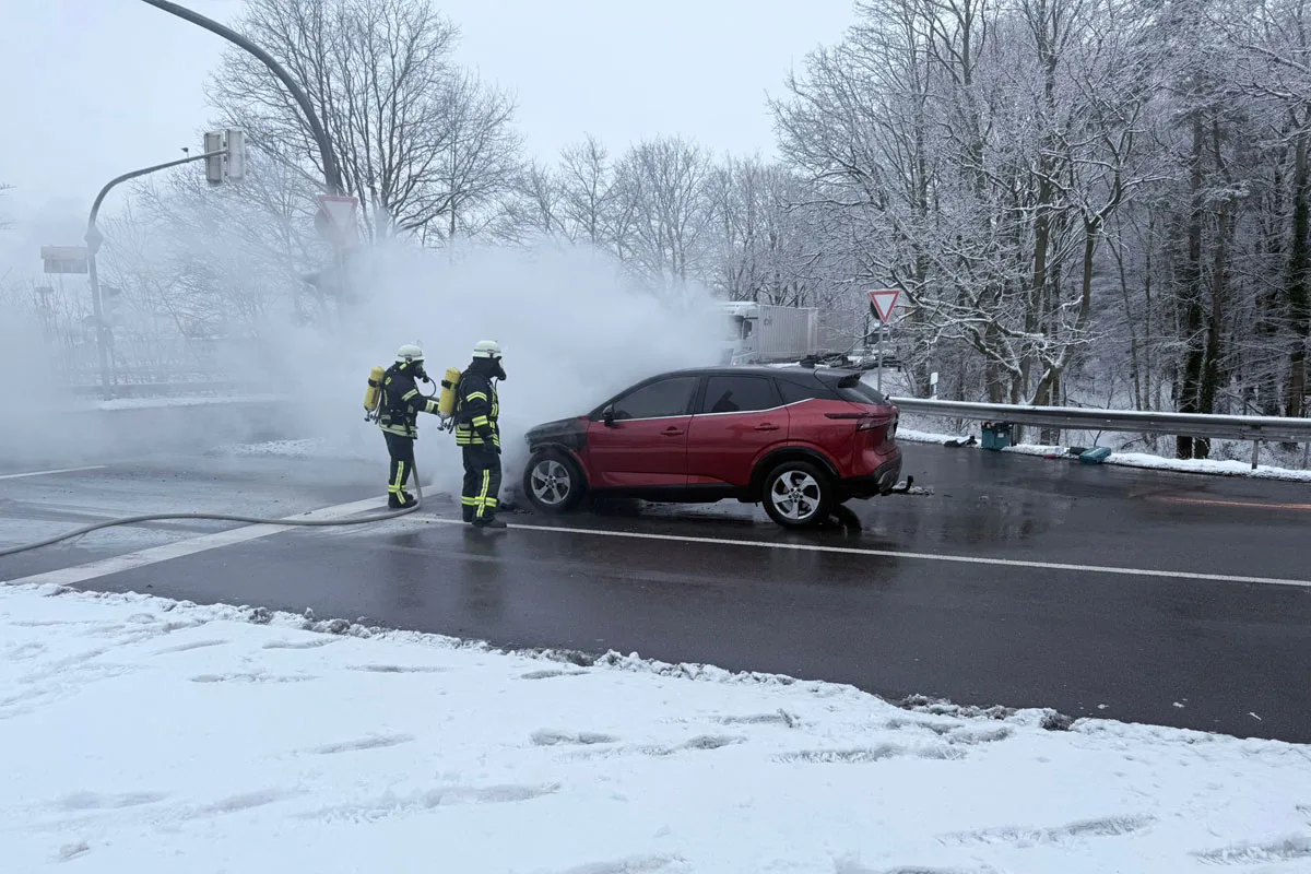 Sittensen – Fahrer bei Brand von Auto verletzt