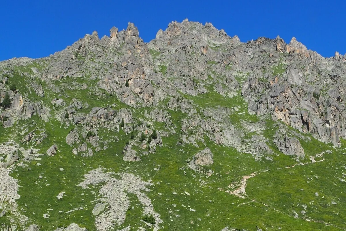 Trient VS - Wanderer rund 100 Meter tief in den Tod gestürzt 