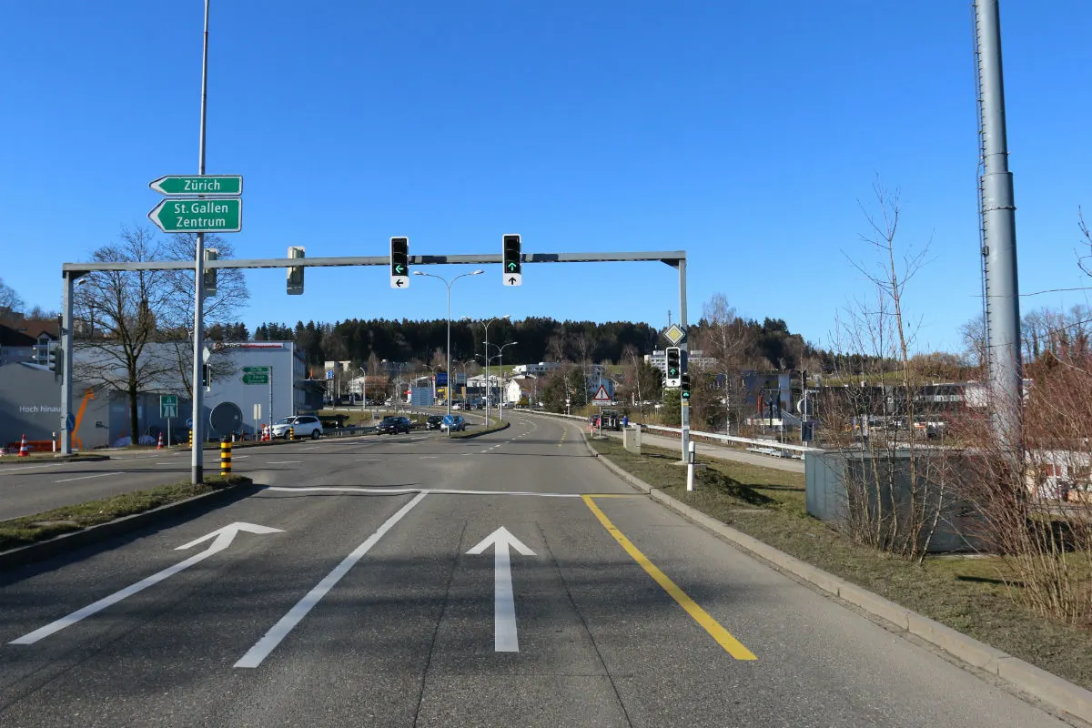 St. Gallen SG - Zwei Fahrzeuge kollidiert - Zeugenaufruf
