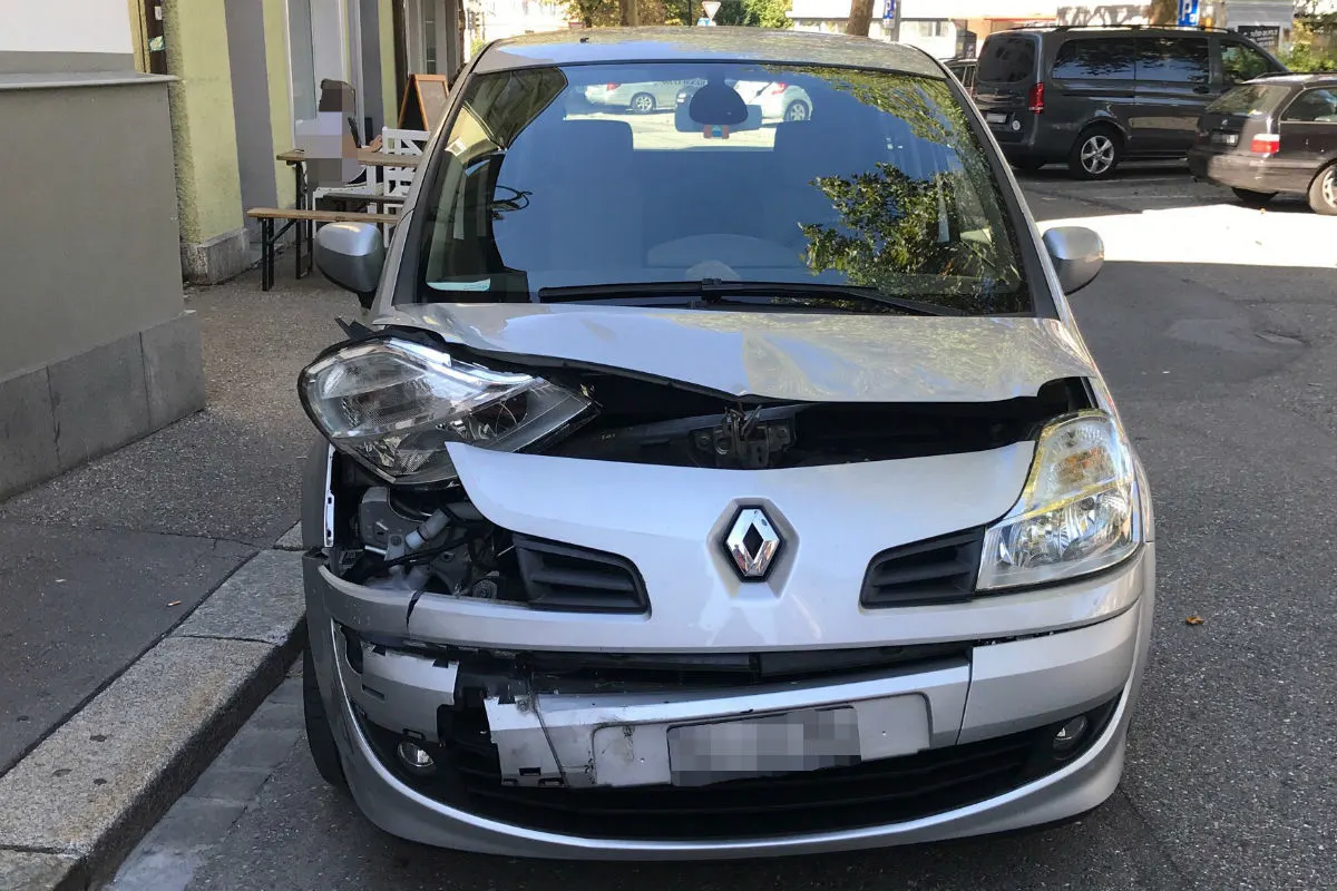 St. Gallen SG - Auffahrcrash verursacht Sachschaden