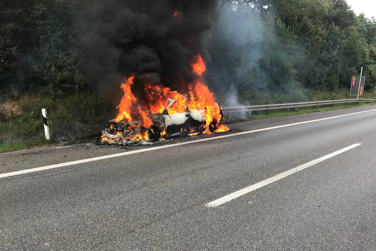 A2 Bottrop – KFZ Brand auf der Autobahn