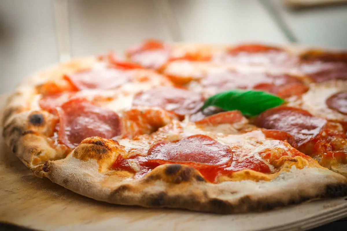 Flachgau - In Pizzeria eingebrochen und Fahrzeug entwendet