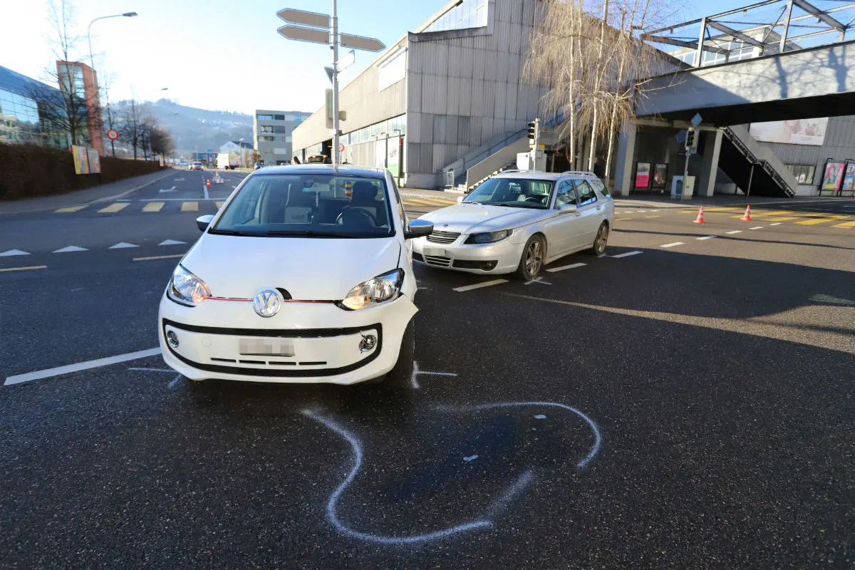 St. Gallen SG - Kollision bei Lichtsignalanlage - Zeugenaufruf