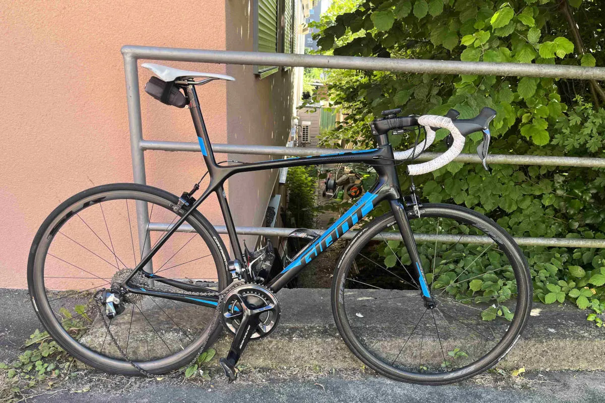 Nuglar SO – Fahrradlenker verunfallt und schwer verletzt