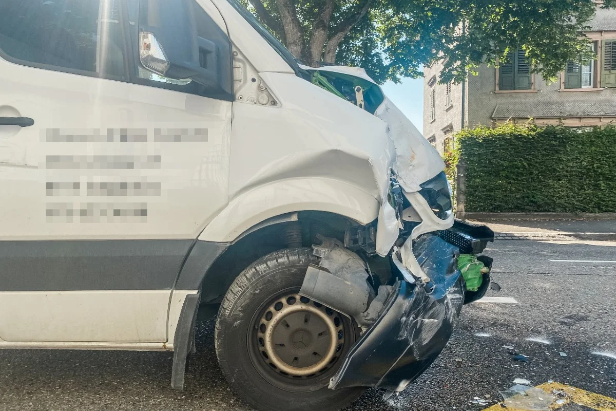 St. Gallen - Ablenkung durch Handy führt zu Verkehrsunfall