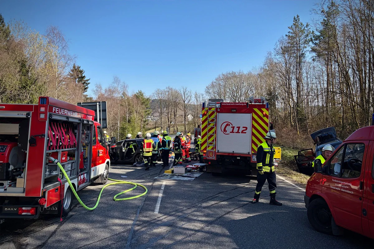 Herresbach – Drei Schwerverletzte nach frontaler Kollision