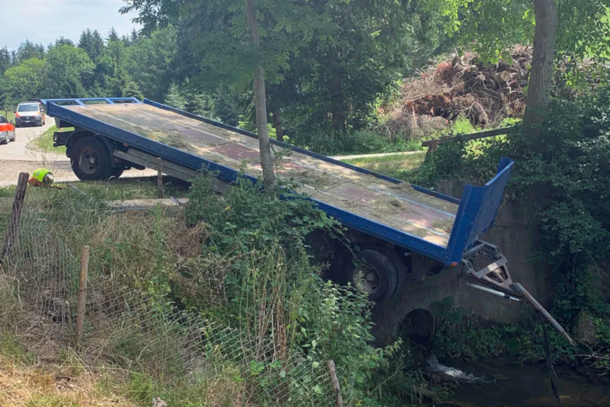 Grosswangen LU - Unfall beim Ankoppeln eines Anhängers