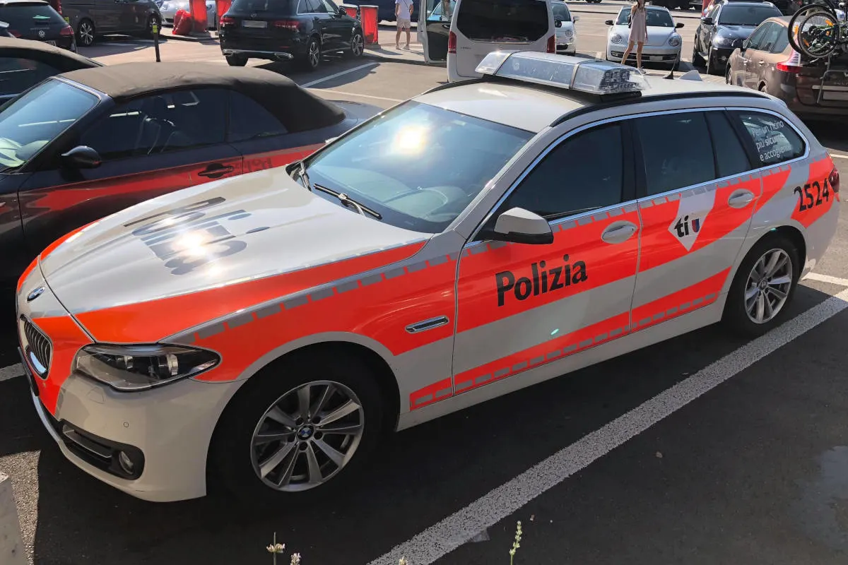 Piotta TI - Aargauer Velofahrerin verletzt sich schwer