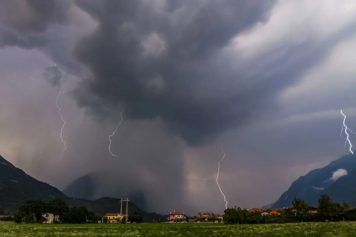 Heftige Unwetter in der zweiten Tageshälfte und am Abend durchaus möglich!