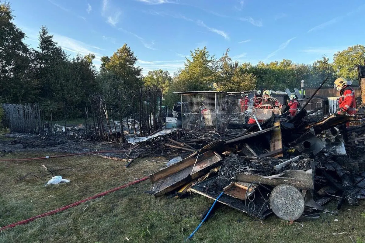 Winterthur ZH - Mehrere Wohnwagen und Bungalows bei Brand zerstört