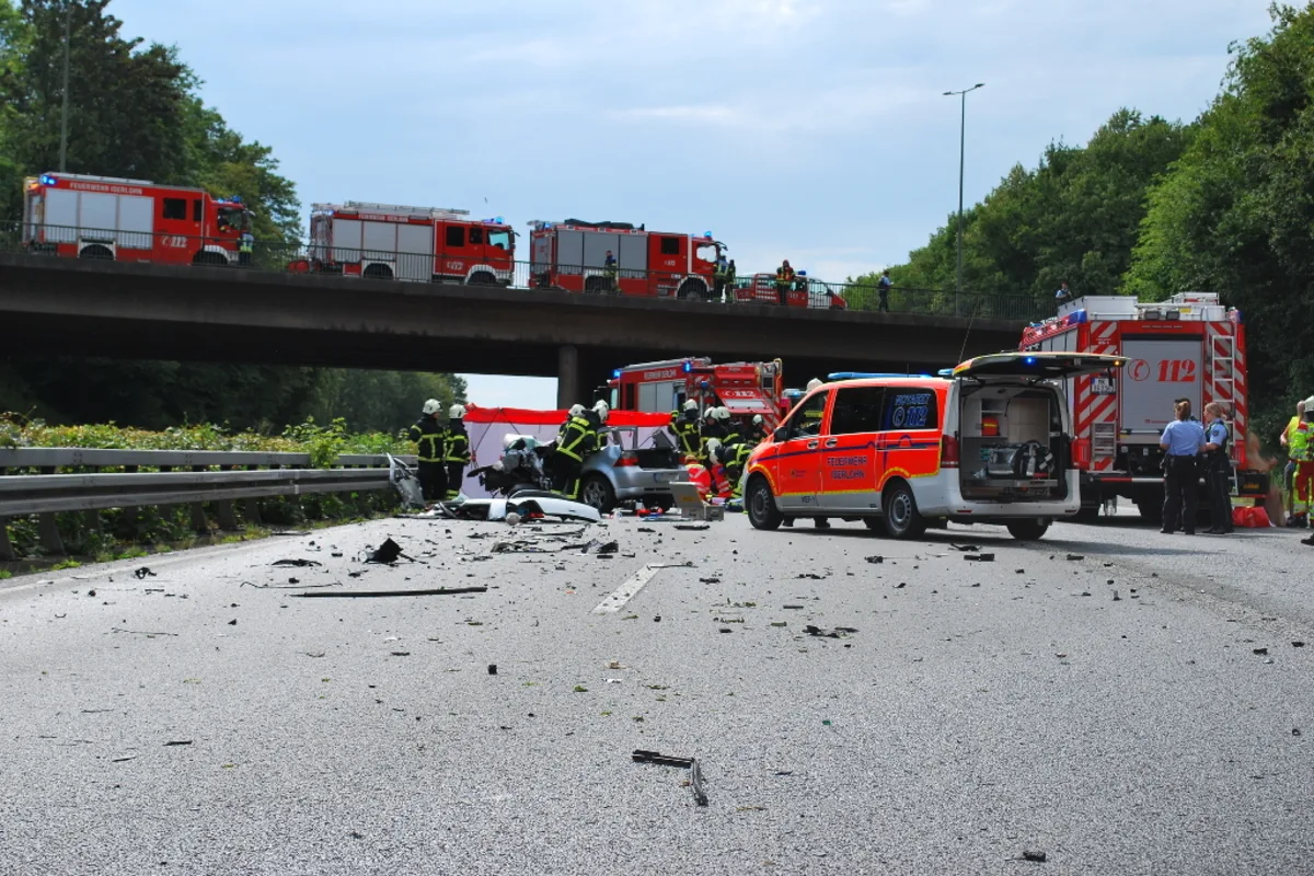 Schwerer Verkehrsunfall auf der Autobahn BAB 46 - zwei Rettungshubschrauber benötigt
