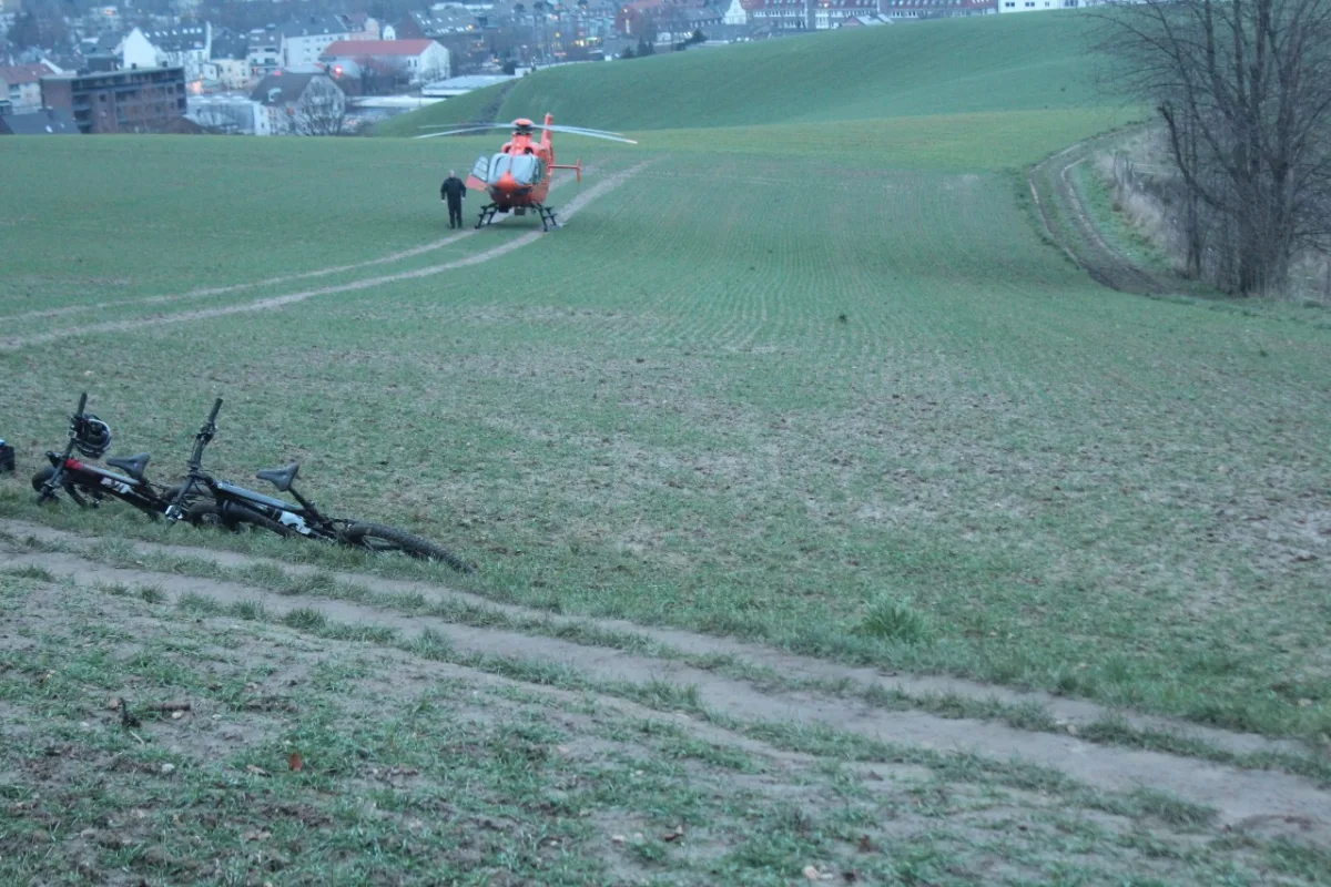 Erkrath – Mountainbiker schwer verletzt – Rettungshubschrauber im Einsatz