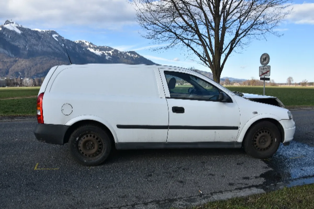 Ruggell FL - Auffahrkollision mit vier involvierten Fahrzeugen!