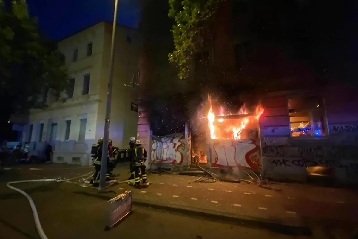 Dortmund – Feuer in einer KFZ-Werkstatt in Dortmund Mitte-Nord