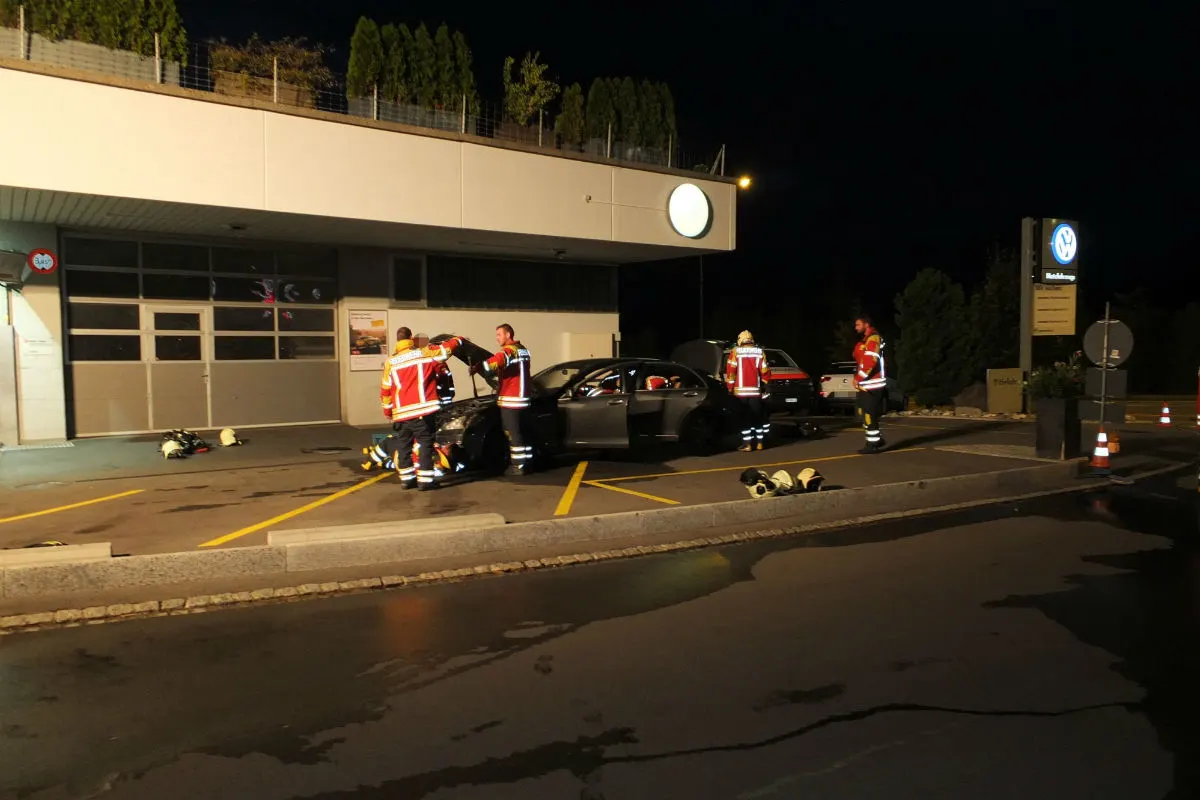 Wittenbach SG - Auto fängt Feuer