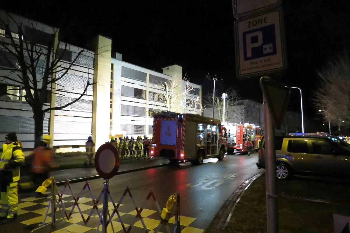 Untersiggenthal AG - Brand zerstört Wohnung eines Mehrfamilienhauses