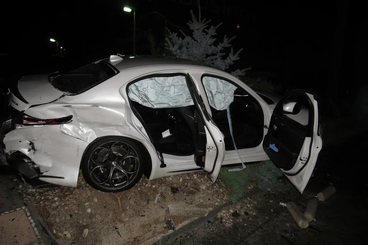 Windisch AG - Heftige Frontalkollision fordert vier Verletzte