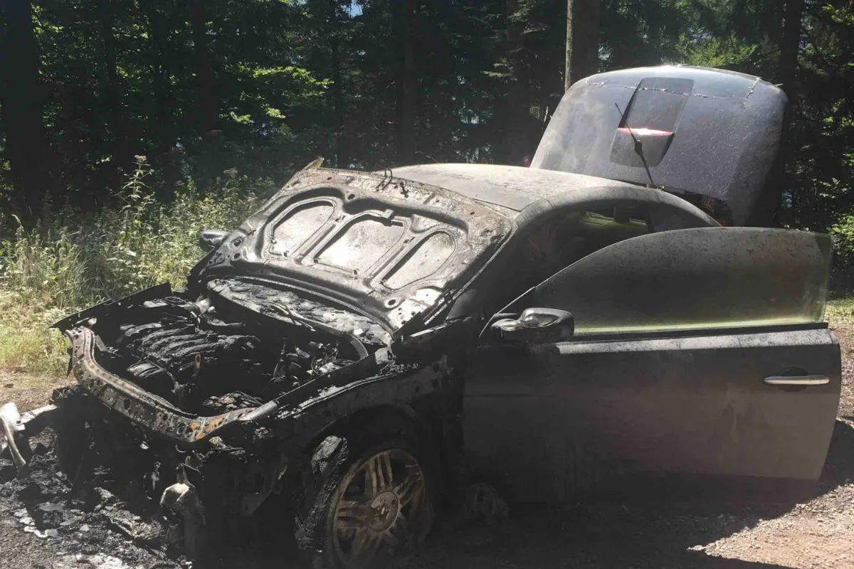 Walenstadt SG - Autobrand auf Abstellplatz