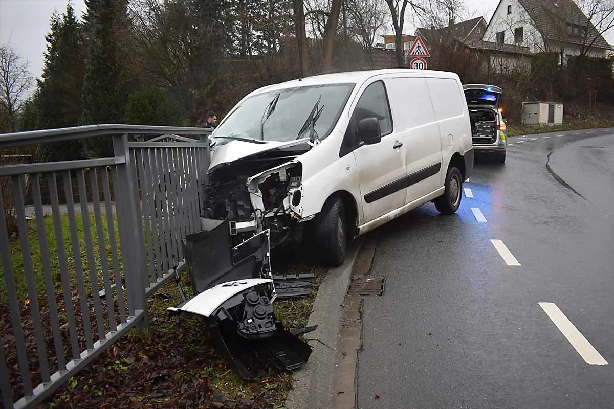 Hiddenhausen - Ohne Führerschein Unfall gebaut