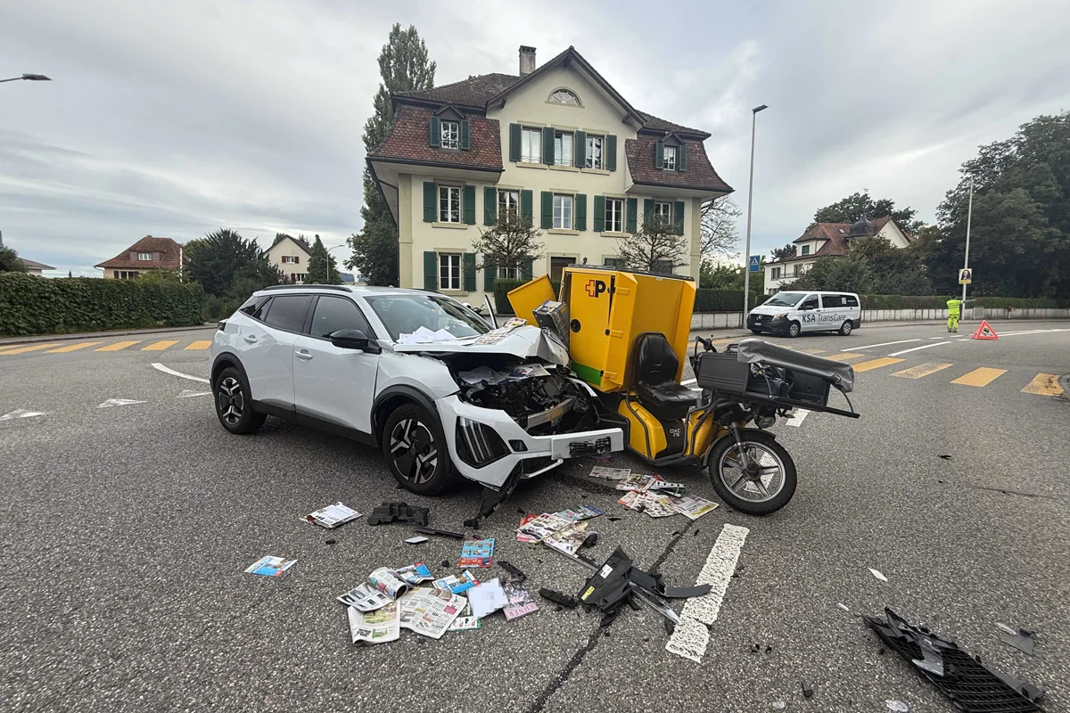 Zofingen AG – Postangestellte mit Dreirad bei Kollision mit Auto verletzt