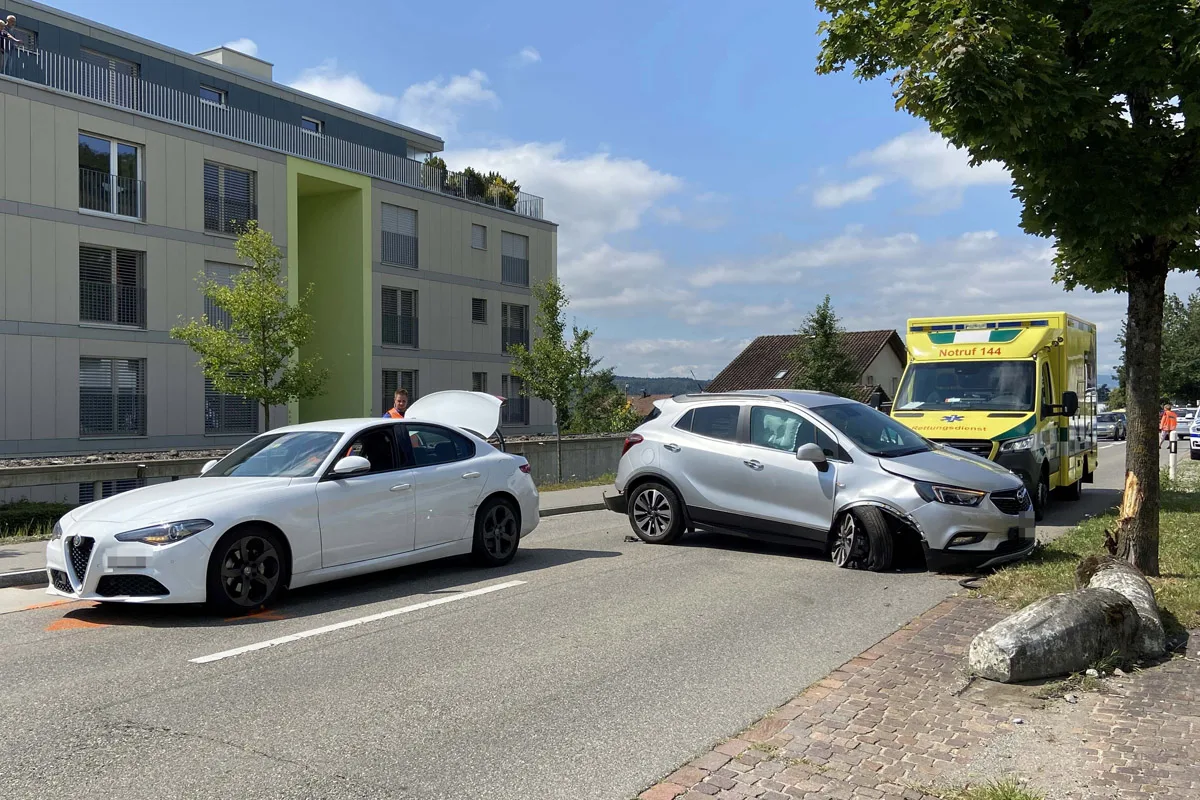 Döttingen AG - Unter Drogeneinfluss einen Verkehrsunfall verursacht