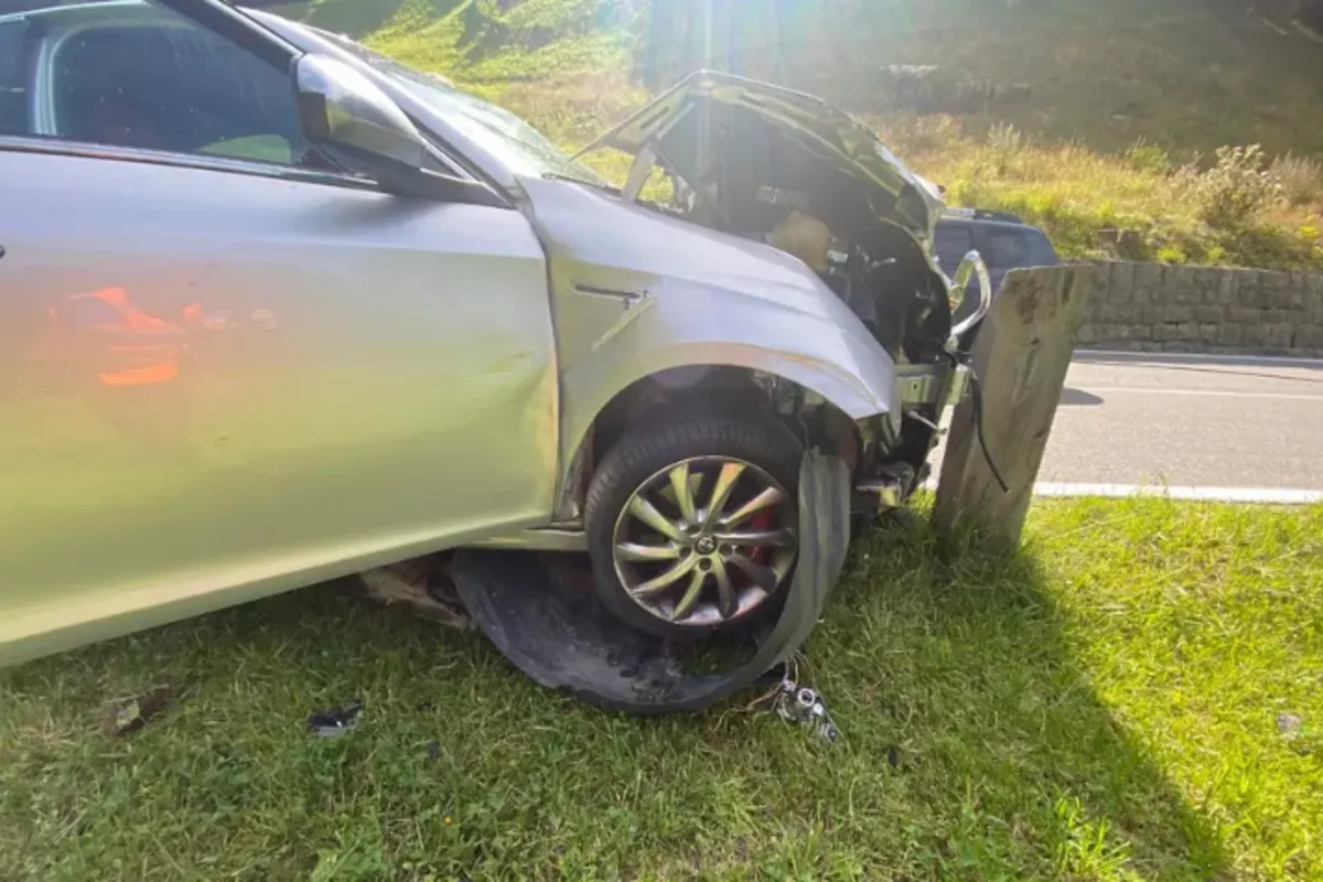 Wassen UR - Autofahrerin bei Unfall erheblich verletzt