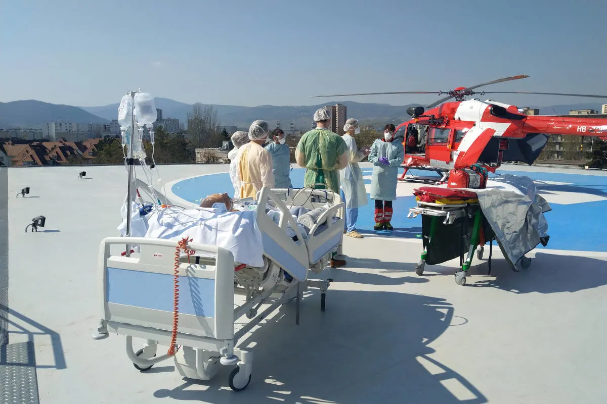 Zürich – Helikopter-Crews der Rega flogen 74 Covid-19-Patienten