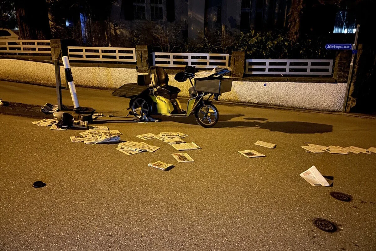St.Gallen - Kleinmotorrradfahrer bei Sturz schwer verletzt