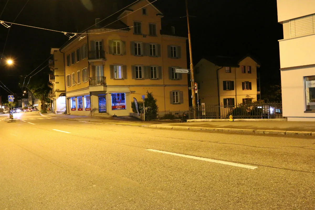 St. Gallen SG - Autofahrer nach Kollision mit Velo geflüchtet - Zeugenaufruf