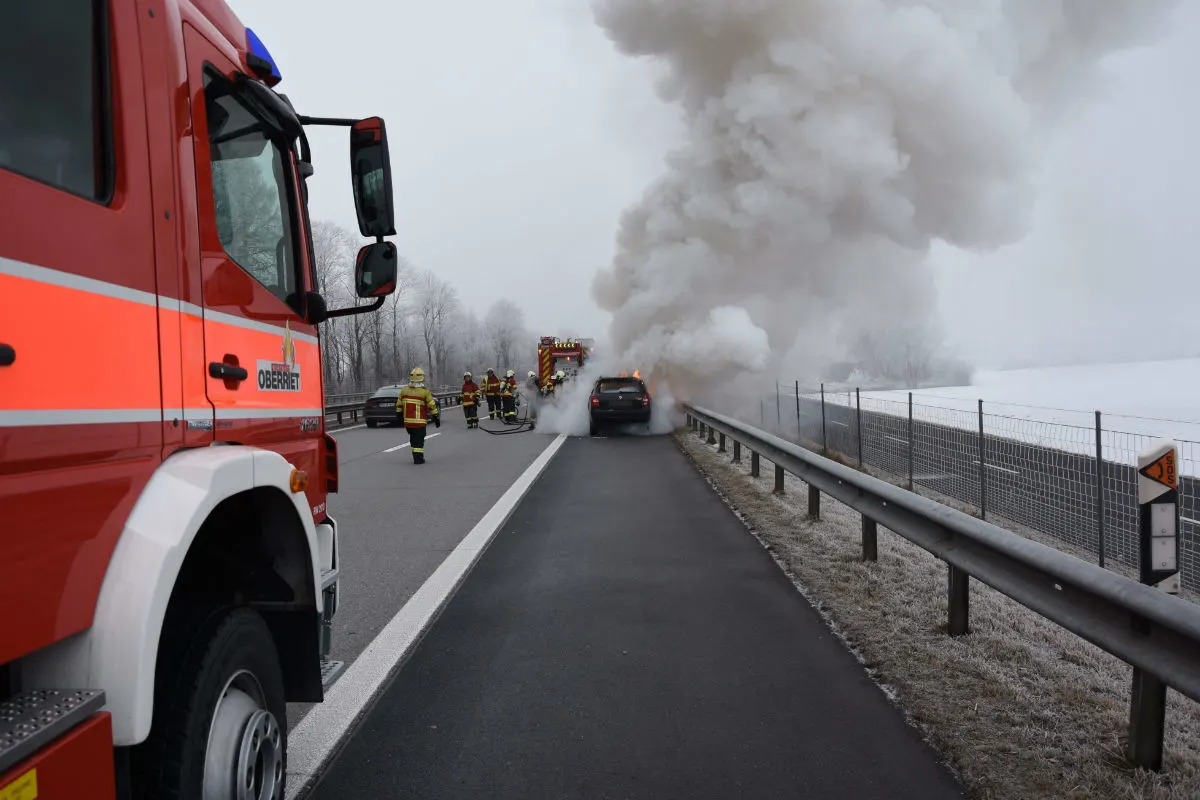 Rüthi SG - Auto brennt auf Autobahn