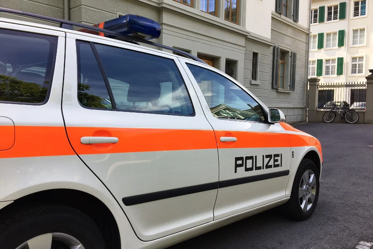 Bilten GL - Auslieferungstour von Drogendealer jäh gestoppt