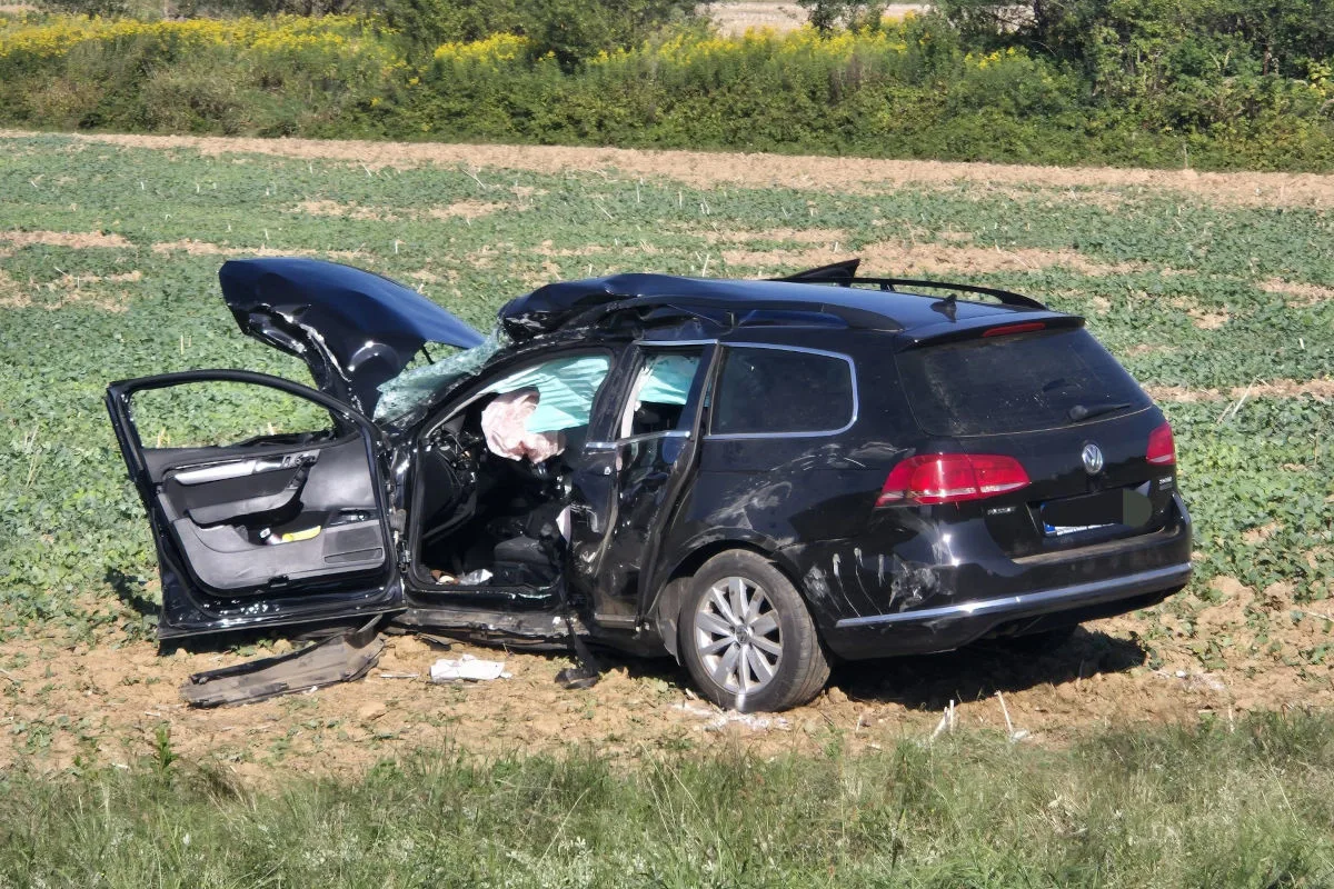  Schwerer Unfall bei Mogersdorf B – Lenker eingeklemmt