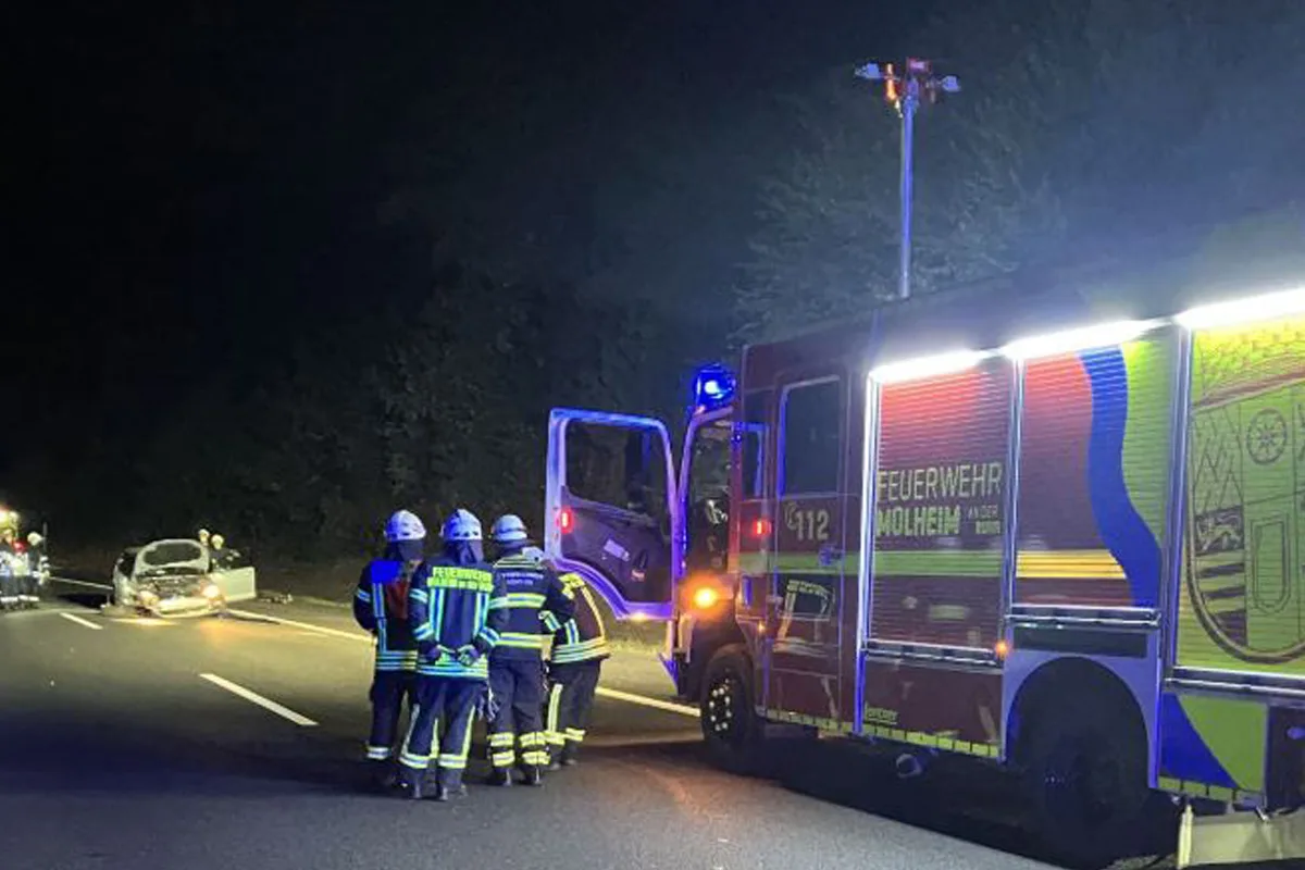 A40 Mülheim an der Ruhr NW – Alleinunfall von Pkw sorgt für Sperrung