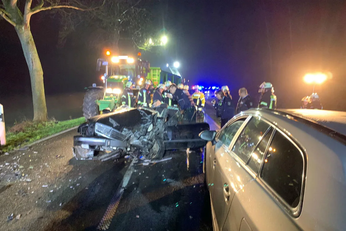 Xanten - Person nach Unfall eingeklemmt!