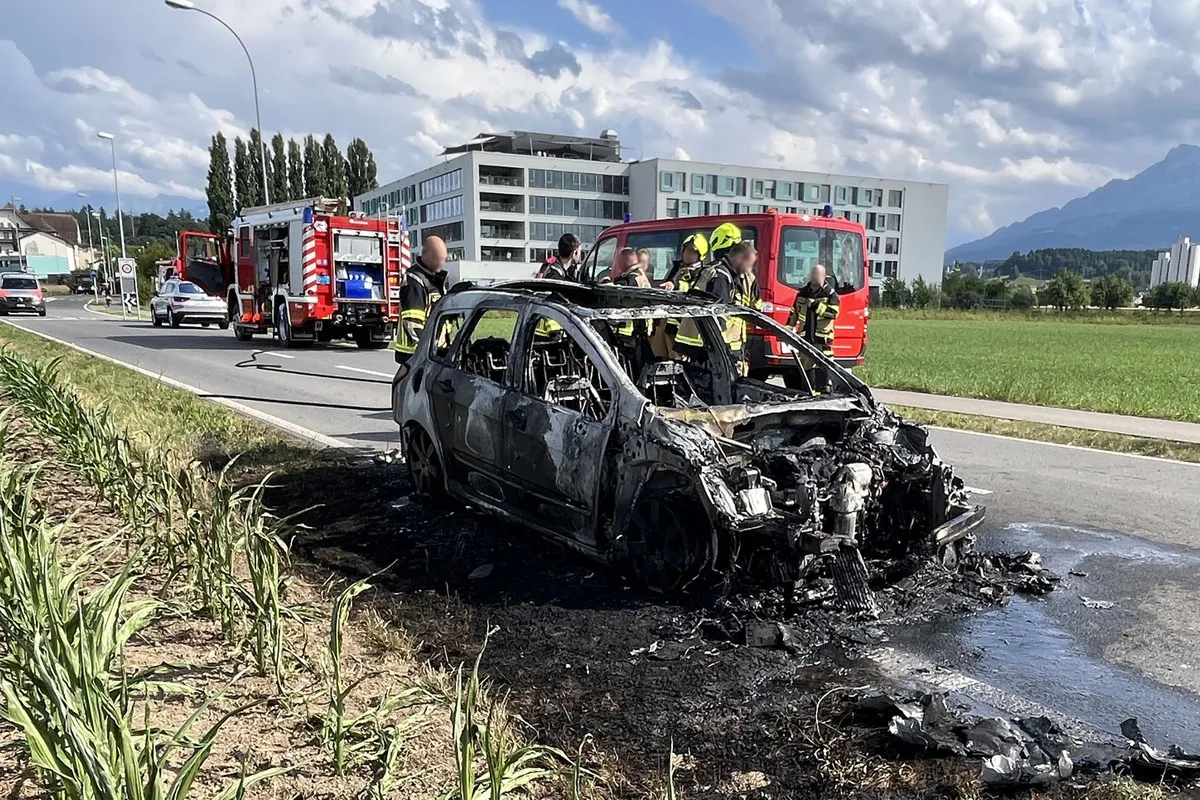 Fahrzeugbrand in Emmen LU