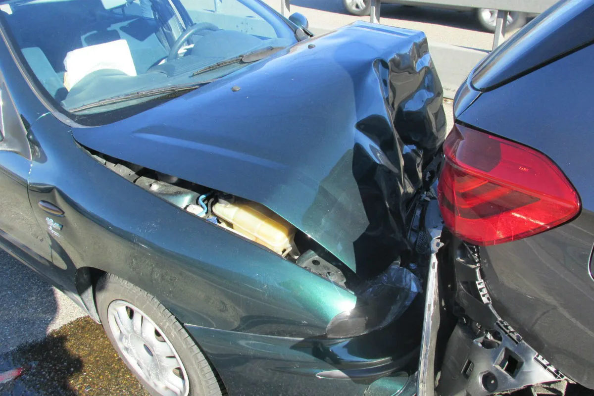 A3/Bilten GL - Drei Autos in Auffahrcrash verwickelt